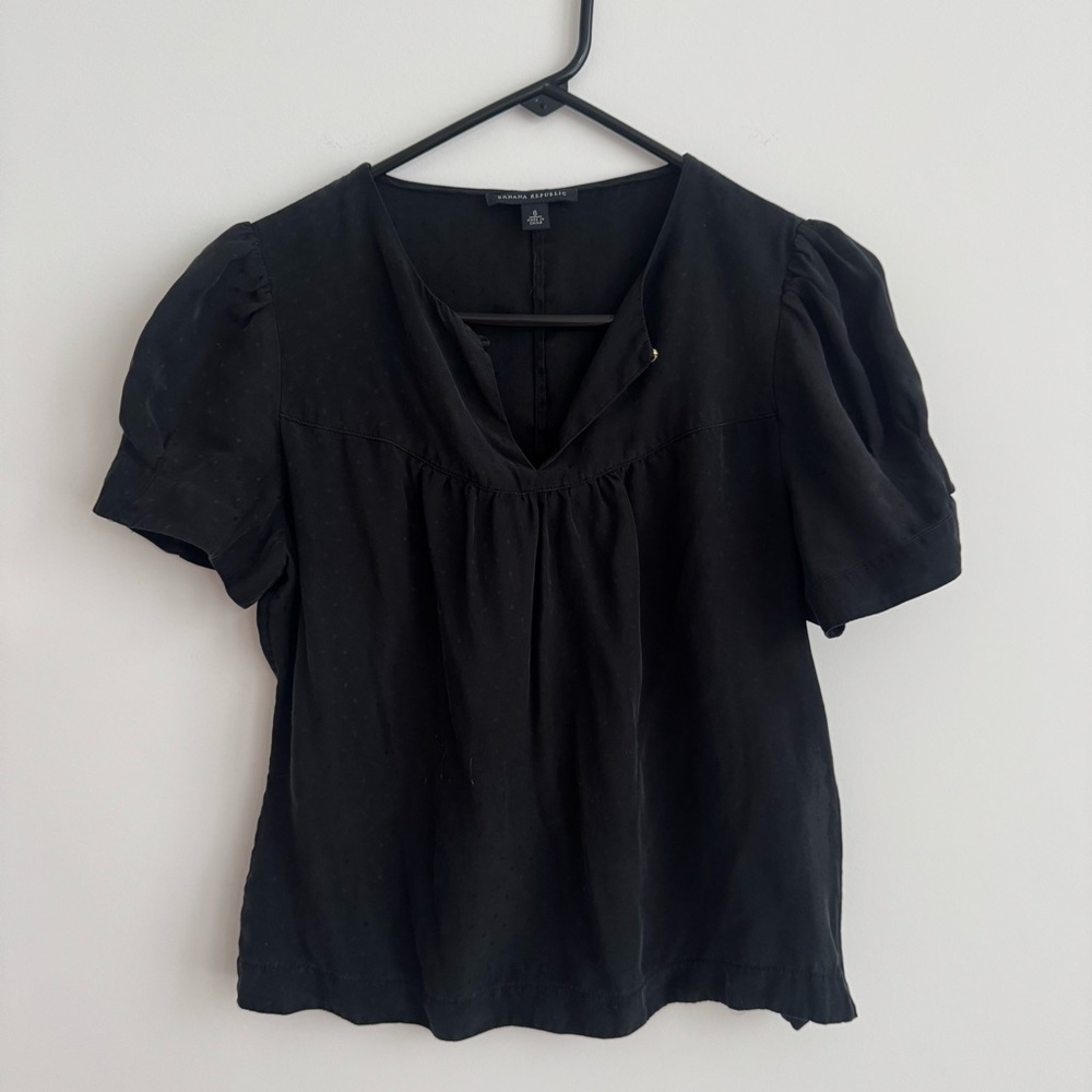 Banana Republic Swiss dot black short-sleeved blouse Puff Sleeve Top